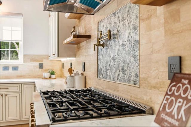 2565 Benson Avenue, Santa Cruz, CA 95065