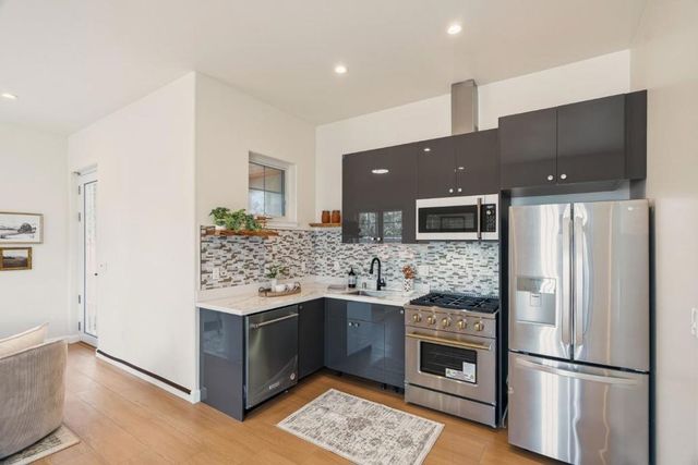 2565 Benson Avenue, Santa Cruz, CA 95065