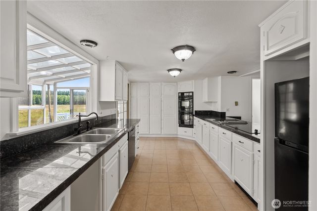2227 S Scheuber Road, Chehalis, WA 98532