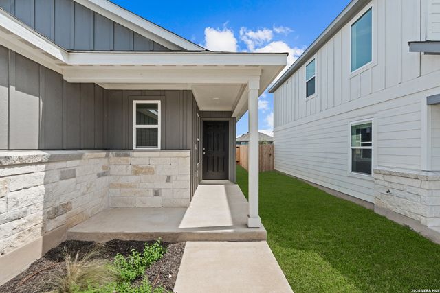 435 White Heron Way, Marion, TX 78124