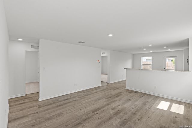 435 White Heron Way, Marion, TX 78124