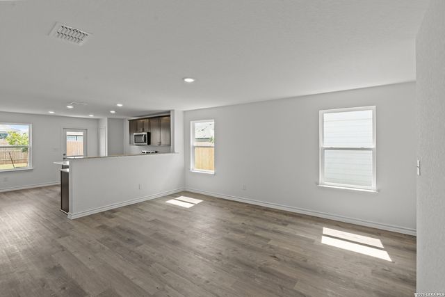 435 White Heron Way, Marion, TX 78124