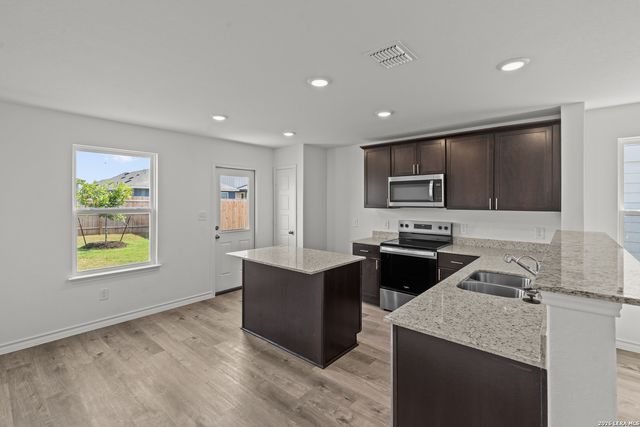 435 White Heron Way, Marion, TX 78124