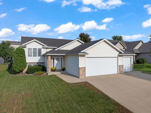 6247 Fairway Drive NW, Rochester, MN 55901