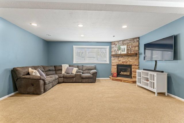 6247 Fairway Drive NW, Rochester, MN 55901