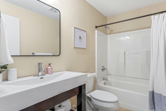 6247 Fairway Drive NW, Rochester, MN 55901