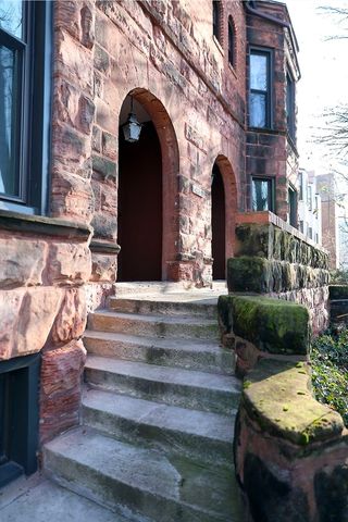 5427 S Blackstone Avenue 1, Chicago, IL 60615