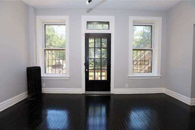 5427 S Blackstone Avenue 1, Chicago, IL 60615