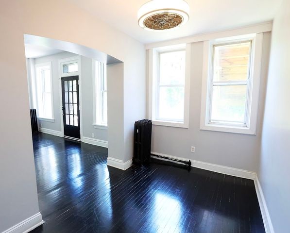 5427 S Blackstone Avenue 1, Chicago, IL 60615