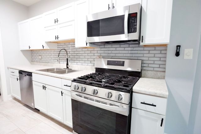 5427 S Blackstone Avenue 1, Chicago, IL 60615