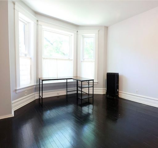 5427 S Blackstone Avenue 1, Chicago, IL 60615