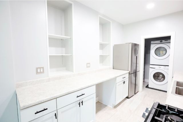 5427 S Blackstone Avenue 1, Chicago, IL 60615