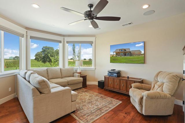 18739 Clements Rd, Lodi, CA 95240