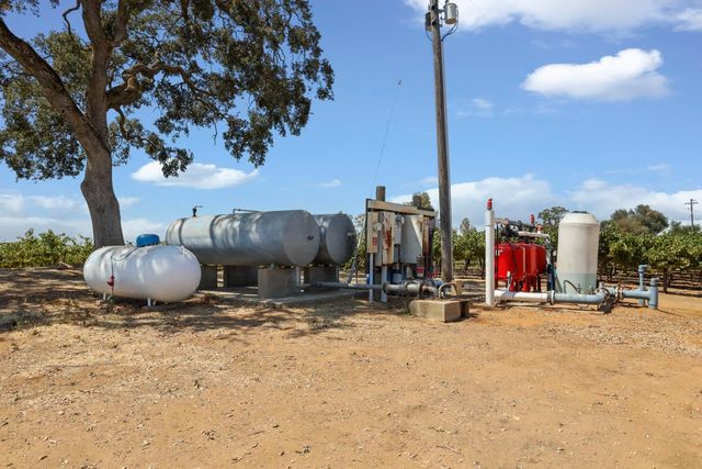 18739 Clements Rd, Lodi, CA 95240