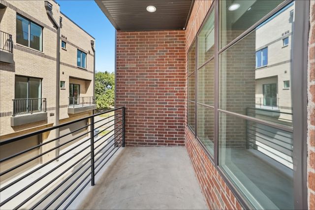 408 Rayner Avenue, Fort Worth, TX 76111