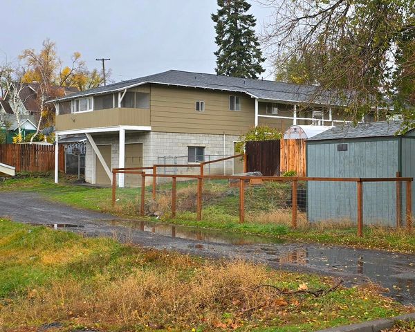 1335 Lakeview Avenue, Klamath Falls, OR 97601