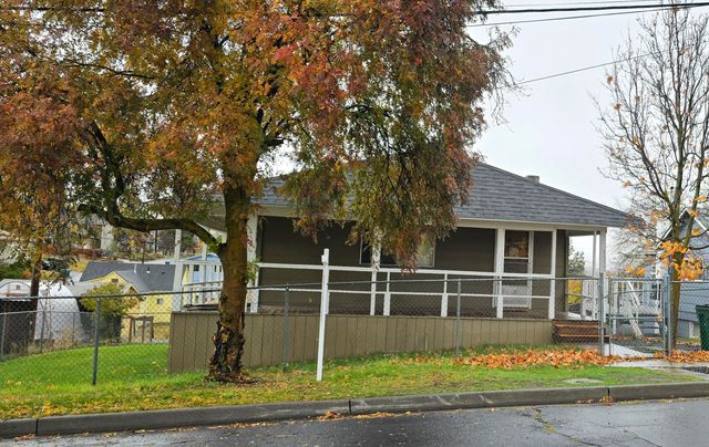 1335 Lakeview Avenue, Klamath Falls, OR 97601