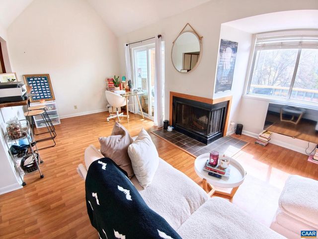 1243 CEDARS CT #B19, Charlottesville, VA 22903