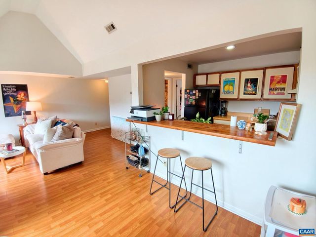 1243 CEDARS CT #B19, Charlottesville, VA 22903