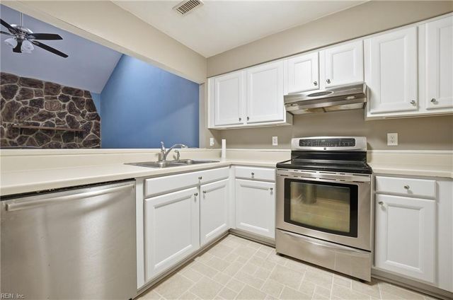 114 Inland View DR, Newport News, VA 23603