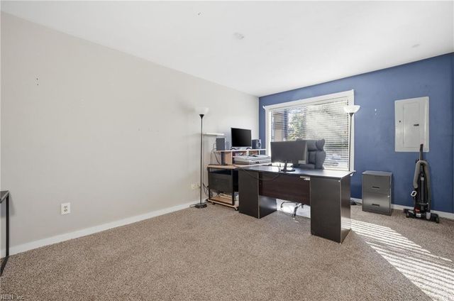 114 Inland View DR, Newport News, VA 23603