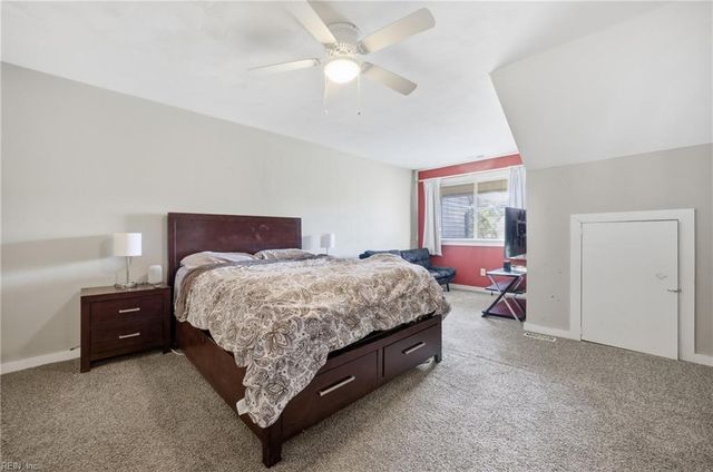 114 Inland View DR, Newport News, VA 23603