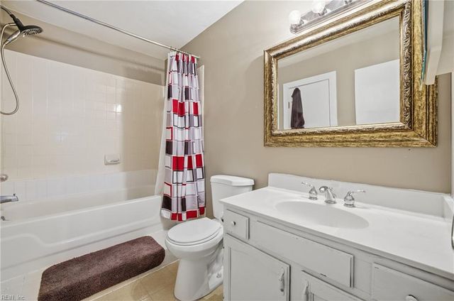 114 Inland View DR, Newport News, VA 23603