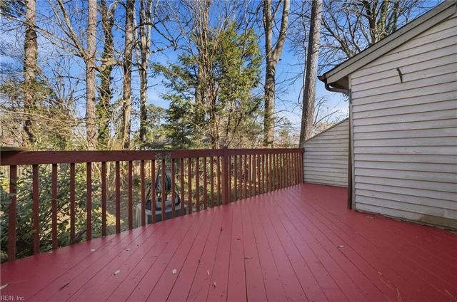 114 Inland View DR, Newport News, VA 23603