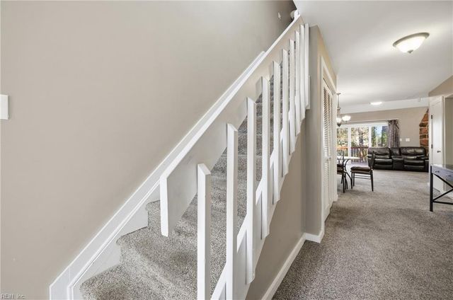 114 Inland View DR, Newport News, VA 23603