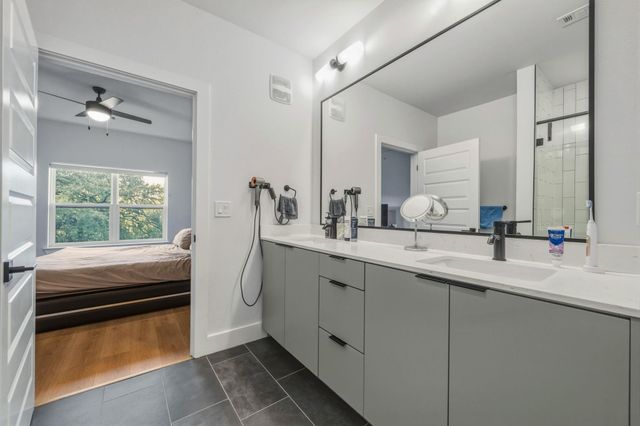 2500 Longview ST 300, Austin, TX 78705