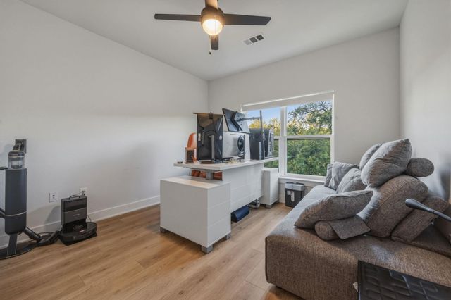 2500 Longview ST 300, Austin, TX 78705