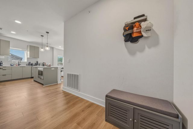 2500 Longview ST 300, Austin, TX 78705