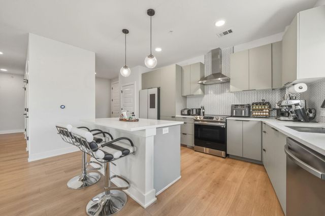 2500 Longview ST 300, Austin, TX 78705