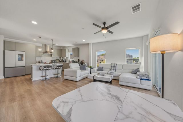 2500 Longview ST 300, Austin, TX 78705