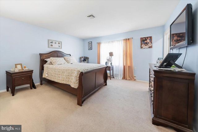 139 HUNTINGTON DR, Southampton, NJ 08088