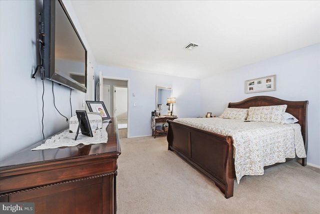 139 HUNTINGTON DR, Southampton, NJ 08088