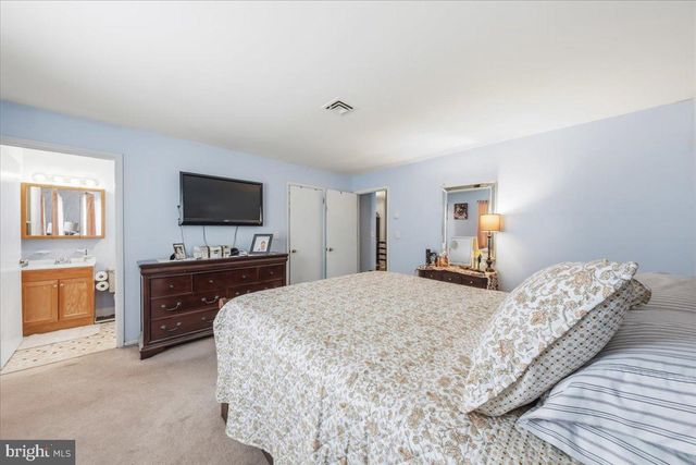 139 HUNTINGTON DR, Southampton, NJ 08088