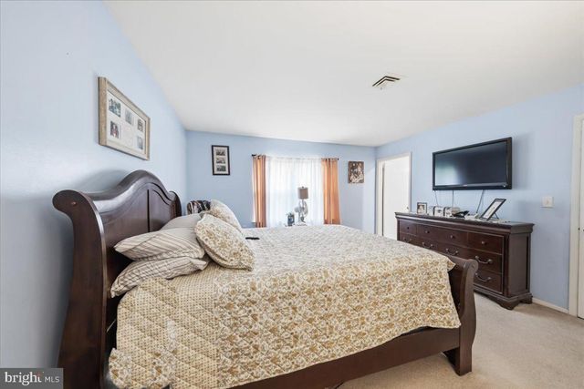 139 HUNTINGTON DR, Southampton, NJ 08088