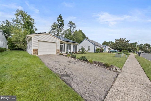 139 HUNTINGTON DR, Southampton, NJ 08088