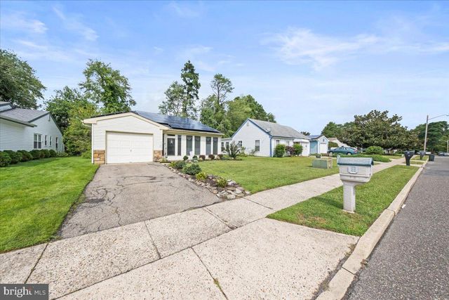 139 HUNTINGTON DR, Southampton, NJ 08088