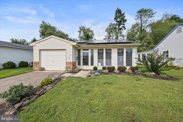 139 HUNTINGTON DR, Southampton, NJ 08088