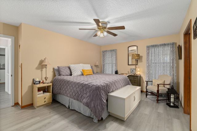 1213 Shadowlake Drive, Sealy, TX 77474