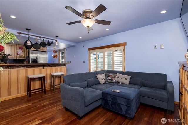 302 E Oak Street, Shelton, WA 98584