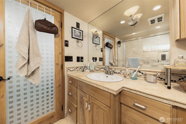 302 E Oak Street, Shelton, WA 98584