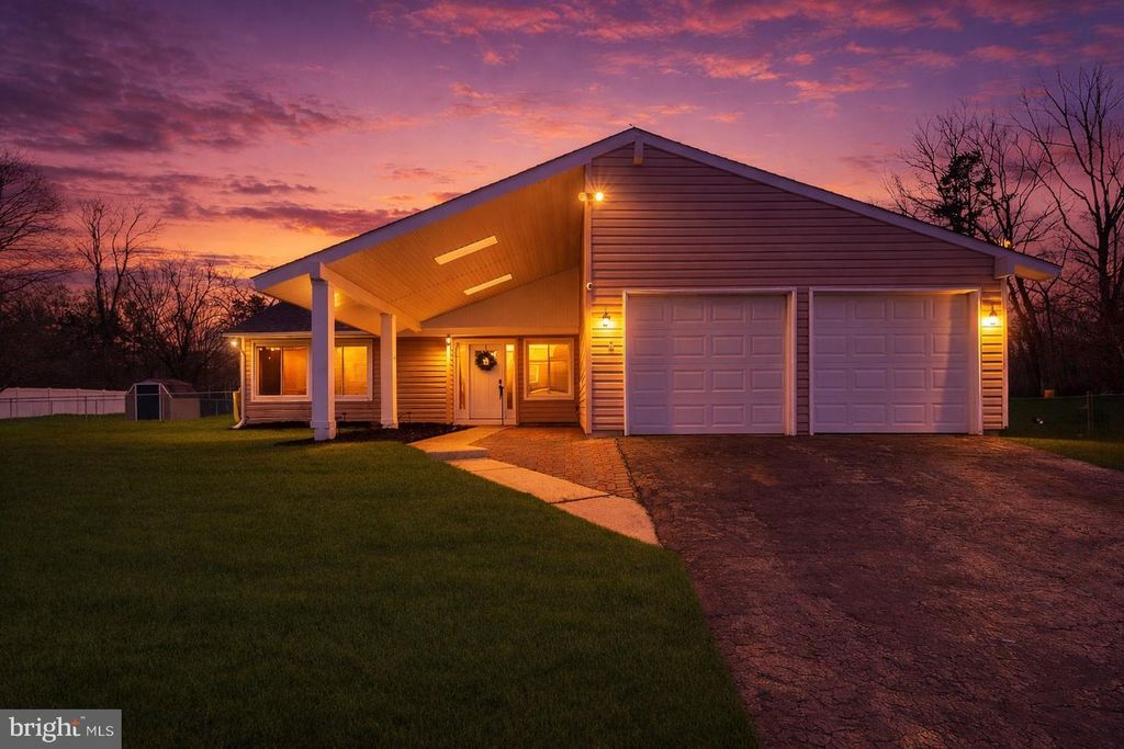 53 PRIMROSE DR, Sicklerville, NJ 08081