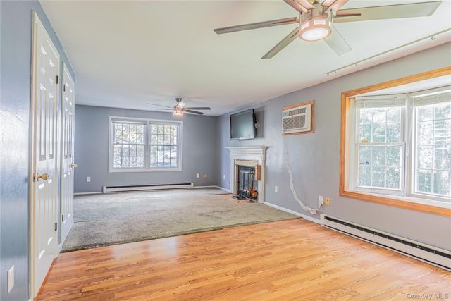 218 Fishkill Landing, Beacon, NY 12508