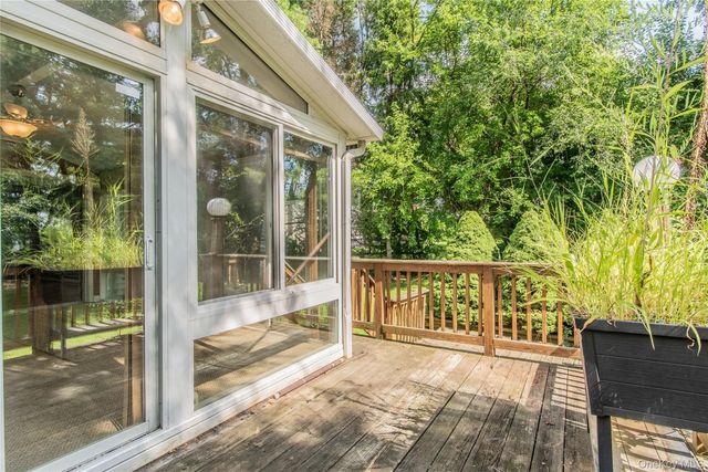 218 Fishkill Landing, Beacon, NY 12508