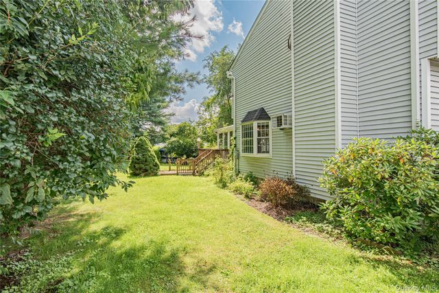 218 Fishkill Landing, Beacon, NY 12508