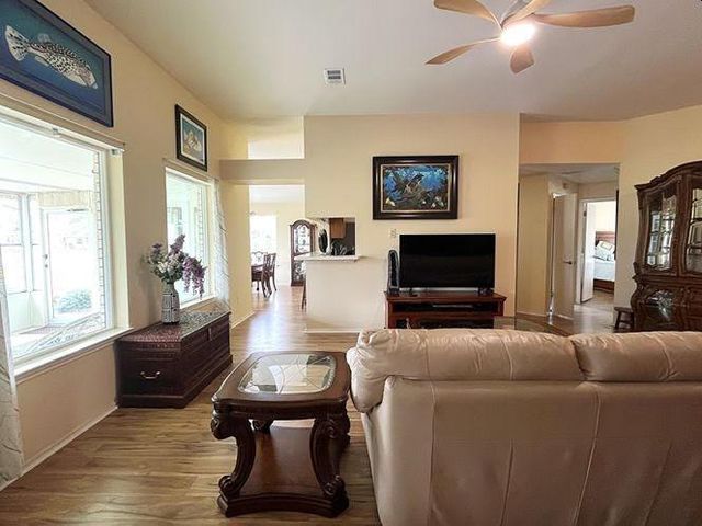 2735 S Peach Hollow Circle, Pearland, TX 77584