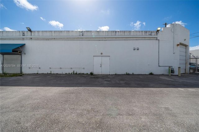 2585 NW 21st Ter, Miami, FL 33142